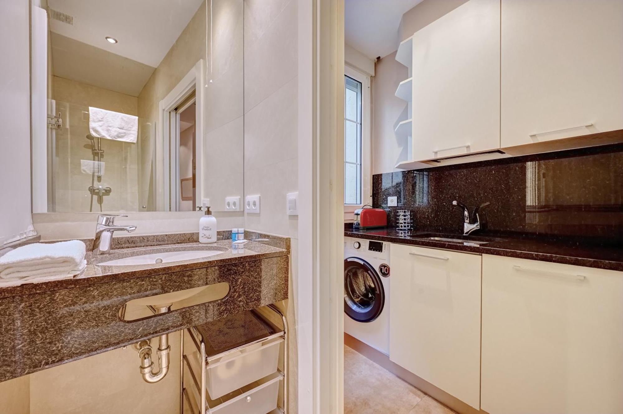 Curia 6 By Clabao Apartment Пампона Екстериор снимка